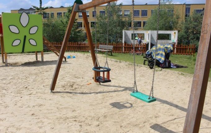 Die Helle Oase - Spielplatz - Schaukeln