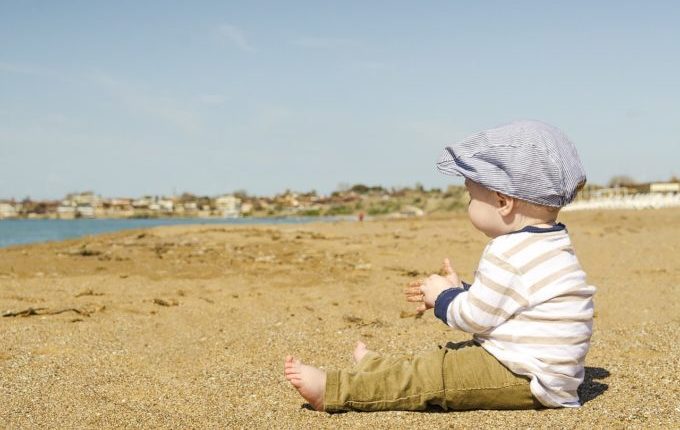 Warum weint mein Baby - Baby am Strand