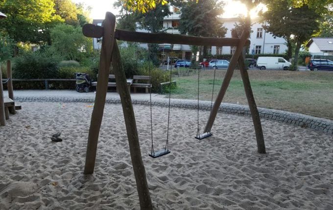 Spielplatz Wilhelmplatz in Berlin-Kaulsdorf - Schaukeln