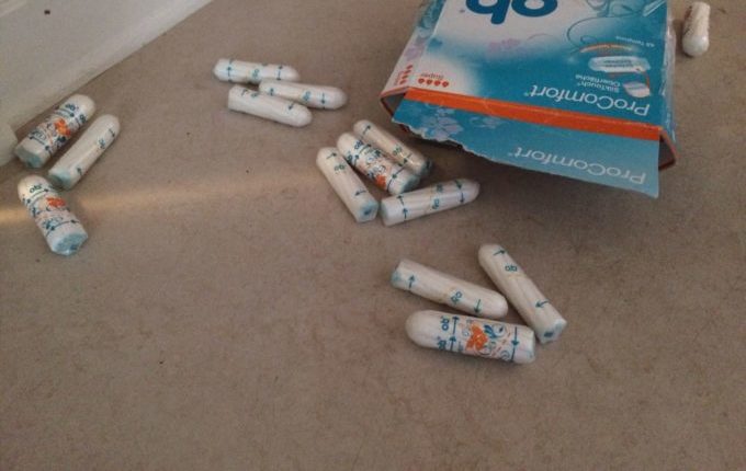 Kornkreise zu Hause - Tampons ausgeschüttet