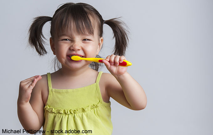 Kind will nicht Zähne putzen – 16 Tipps, die helfen
