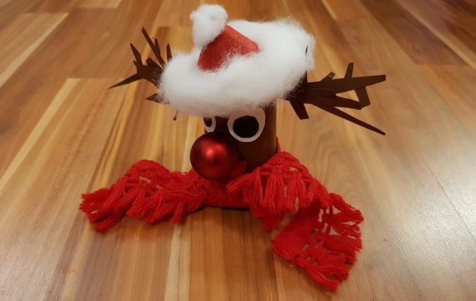 Rudolph das Rentier mit der roten Nase aus Klopapierrolle.jpg