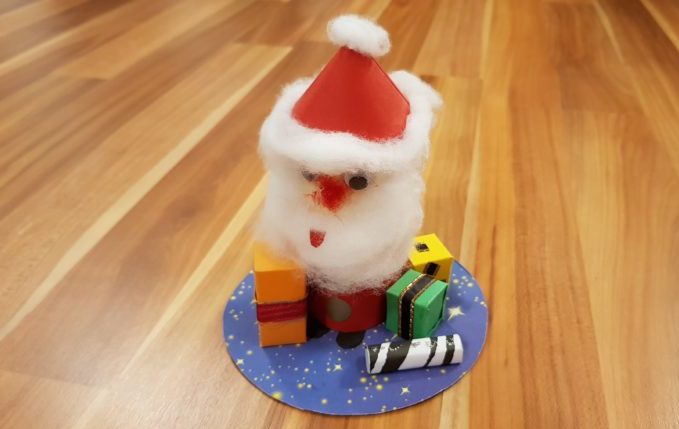 Weihnachtsmann aus Klopapierrolle.jpg