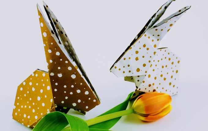 Origami Hasen mit Tulpe