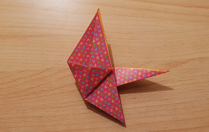 Origamipapier auf die andere Seite gedreht