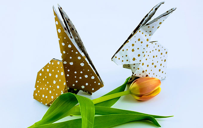 Selbst gebastelte Origami Hasen zu Ostern