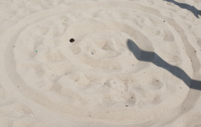 Kreise als Zielscheibe im Sand