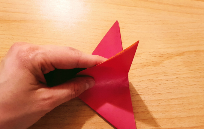 Hand faltet Origami Flügel