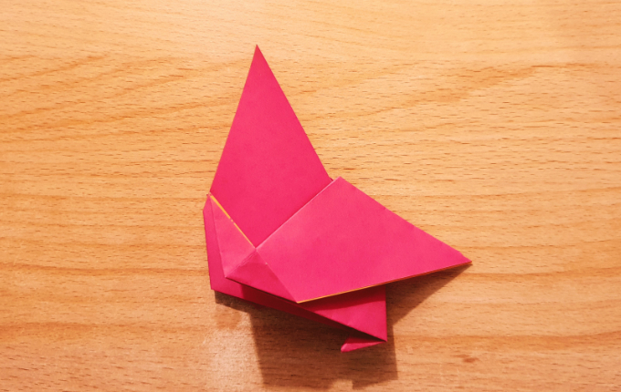 Origami Huhn ohne Kopf mit Füßen